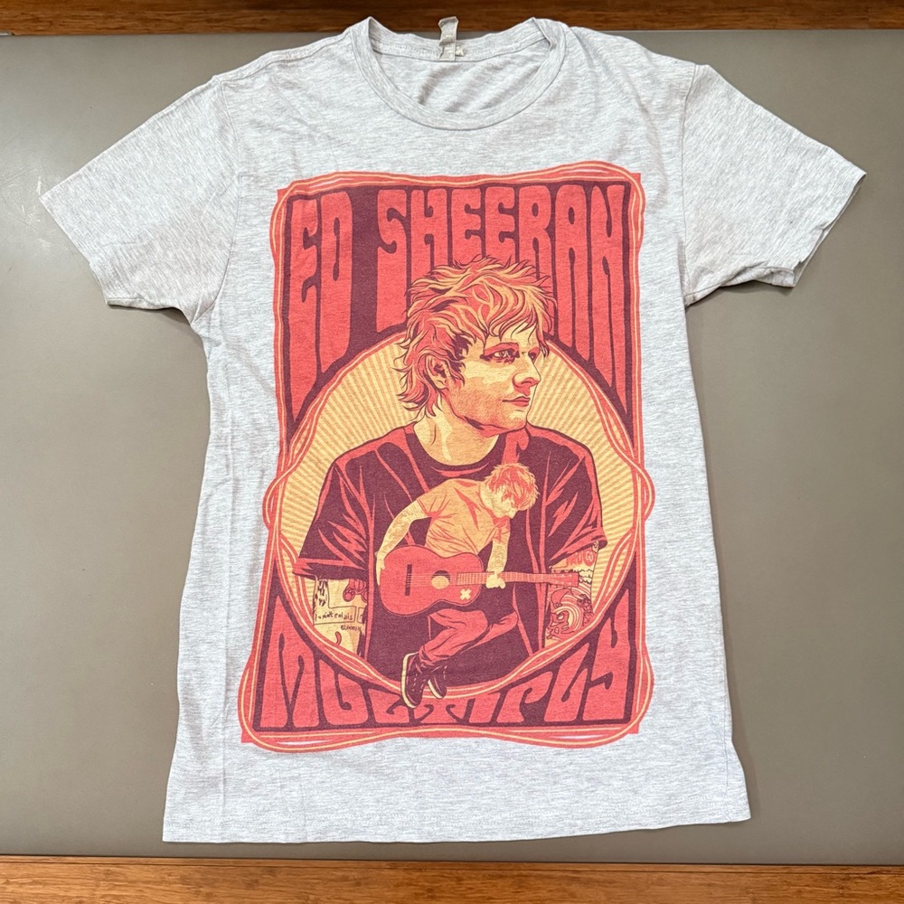 Ed Sheeran Graphic Gray T-Shirt - Size Medium
